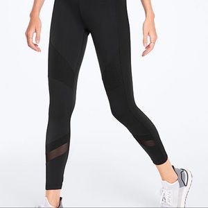 Victoria Secret ultimate featherweight legging